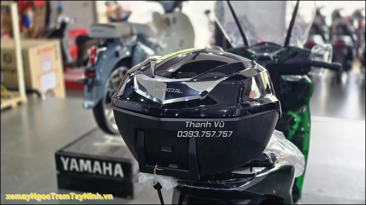 Honda SH Ý Vetro – Biểu tượng sang trọng vượt thời gian đã về đến Ngọc Trâm Tây Ninh 5 Honda SH Y Vetro – Bieu tuong sang trong vuot thoi gian da ve den Ngoc Tram Tay Ninh 7
