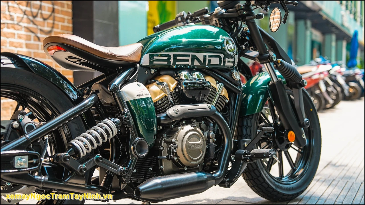 Napoleon 250 Bobber (11) Napoleon 250 Bobber 11