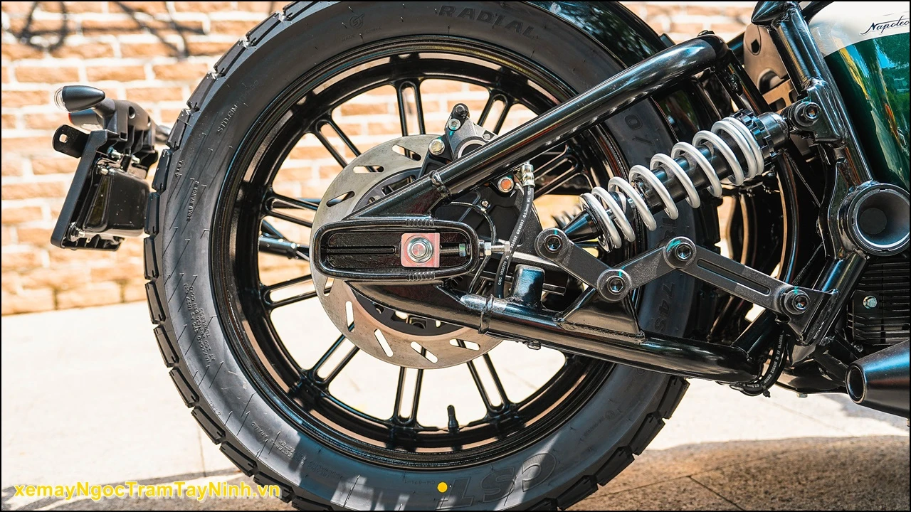 Napoleon 250 Bobber 19 Napoleon 250 Bobber 29
