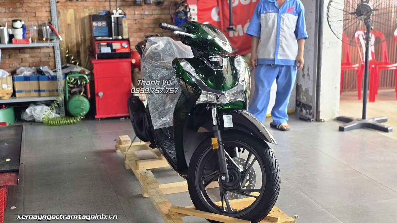 Honda SH150i Y Vetro – giao tan tay khach tai My Quy voi muc gia cuc tot 1