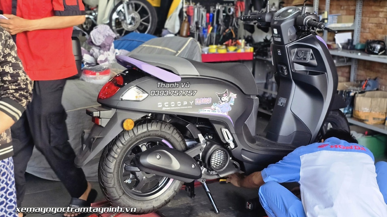 Honda Scoopy Kuromi bieu tuong xe gioi han vua ve den Ngoc Tram khach hang da chot lien 5