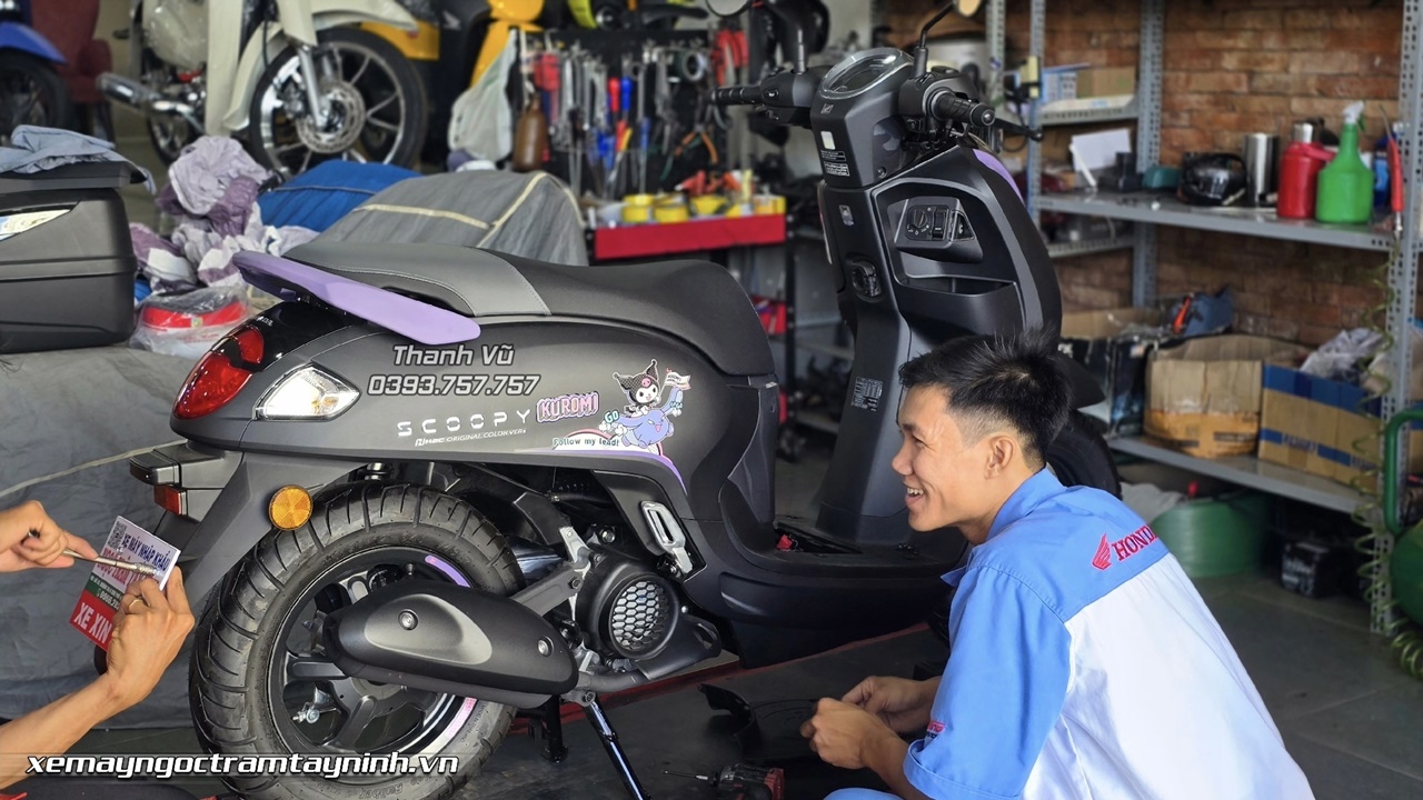Honda Scoopy Kuromi bieu tuong xe gioi han vua ve den Ngoc Tram khach hang da chot lien 7