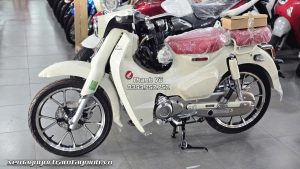 Honda Super Cub 125 Custom trang noi dia Thai — Thanh lich tinh te va dam chat doanh nhan 1