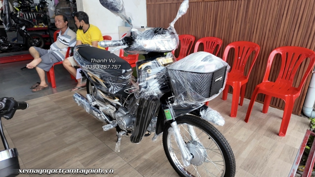 Honda Dream NCX 2026 giao ngay ve nha anh khach thich suu tam xe doc la 1
