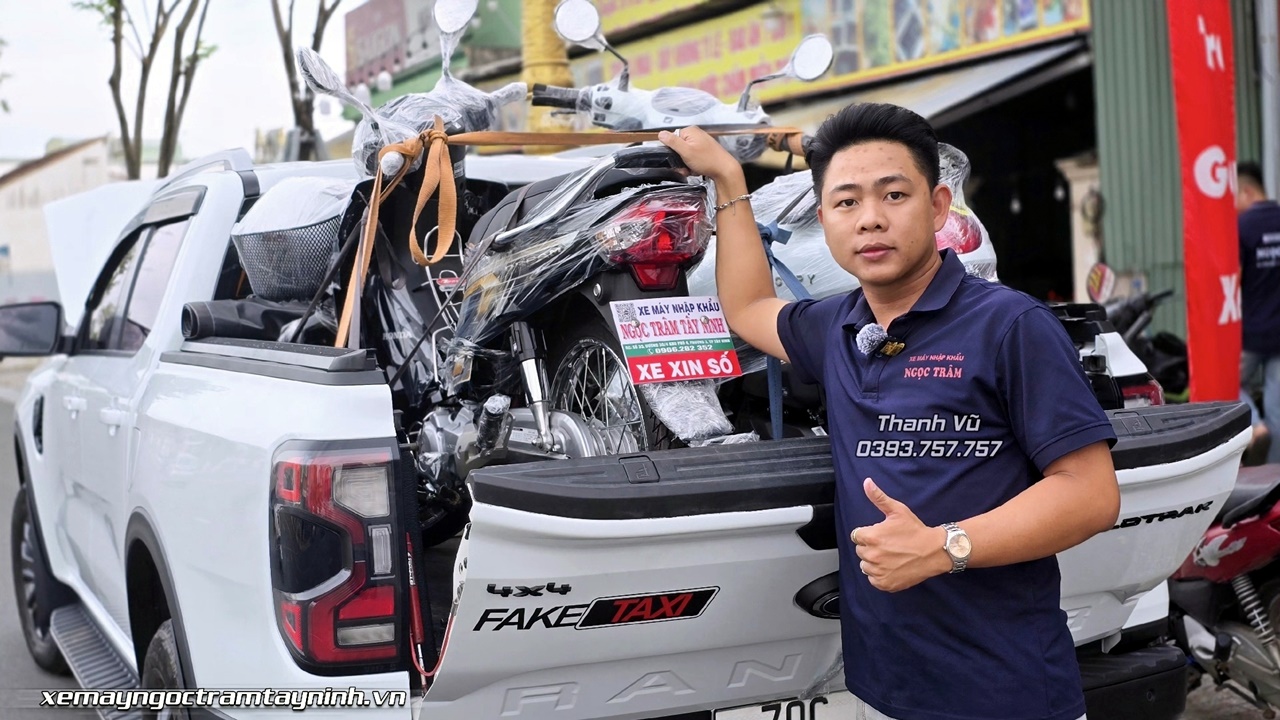 Honda Dream NCX 2026 giao ngay ve nha anh khach thich suu tam xe doc la 4