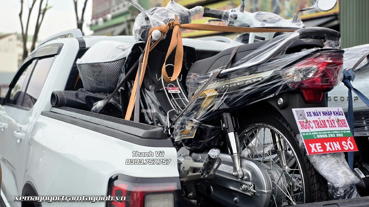 Honda Dream NCX 2026 giao ngay ve nha anh khach thich suu tam xe doc la 5