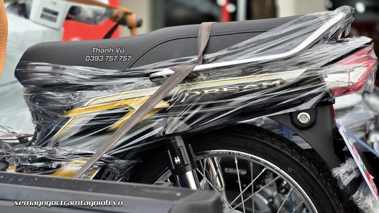 Honda Dream NCX 2026 giao ngay ve nha anh khach thich suu tam xe doc la 6