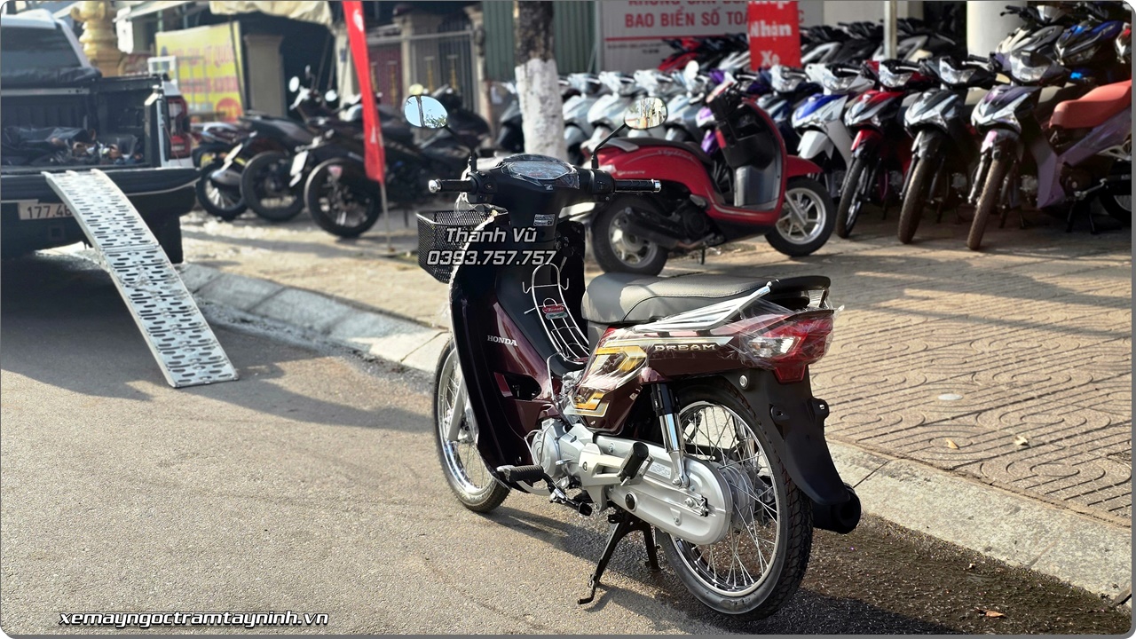 Honda Dream 125 NCX vừa mới cập bến Xe Máy Ngọc Trâm – Tây Ninh đã giao Đà Nẵng 2 Honda Dream 125 NCX vua moi cap ben Xe May Ngoc Tram – Tay Ninh da giao Da Nang 4