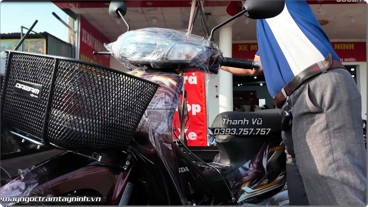 Honda Dream 125 NCX vừa mới cập bến Xe Máy Ngọc Trâm – Tây Ninh đã giao Đà Nẵng 9 Honda Dream 125 NCX vua moi cap ben Xe May Ngoc Tram – Tay Ninh da giao Da Nang 6