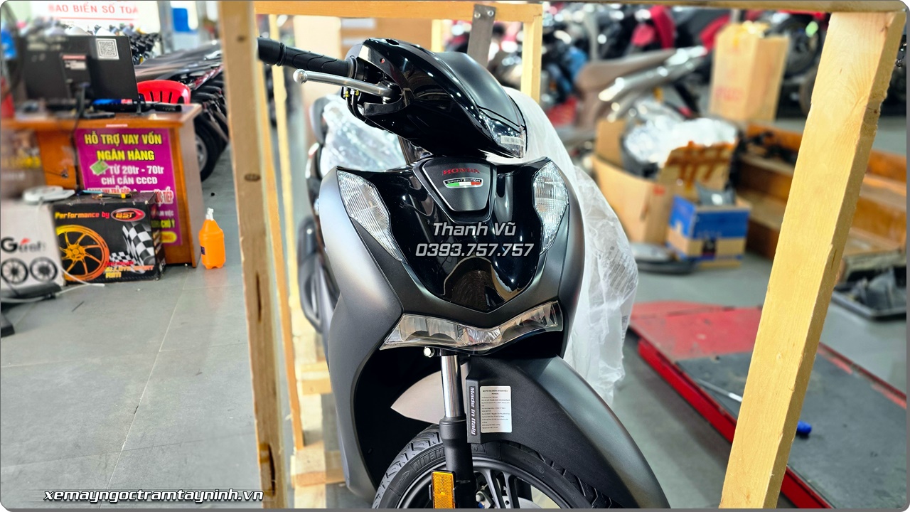 Honda SH Y 150i Sport mau den va hanh trinh Xe May Ngoc Tram Tay Ninh Bac tien giao xe ve Ecopark – Hung Yen 3