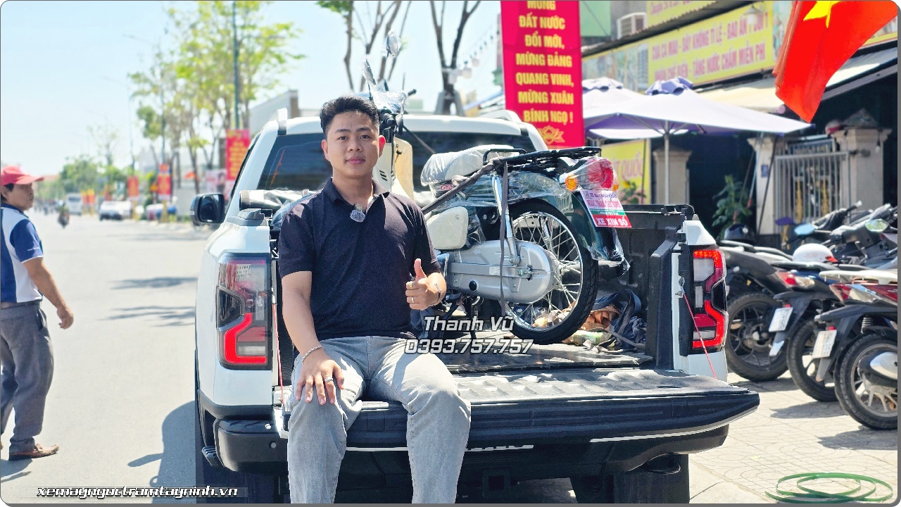 Honda Super Cub 50 màu xanh rêu nhớt được khách hàng đặt ngay khi về Ngọc Trâm Tây Ninh 1 Honda Super Cub 50 xanh nhot reu Ngoc Tram Tay Ninh 2