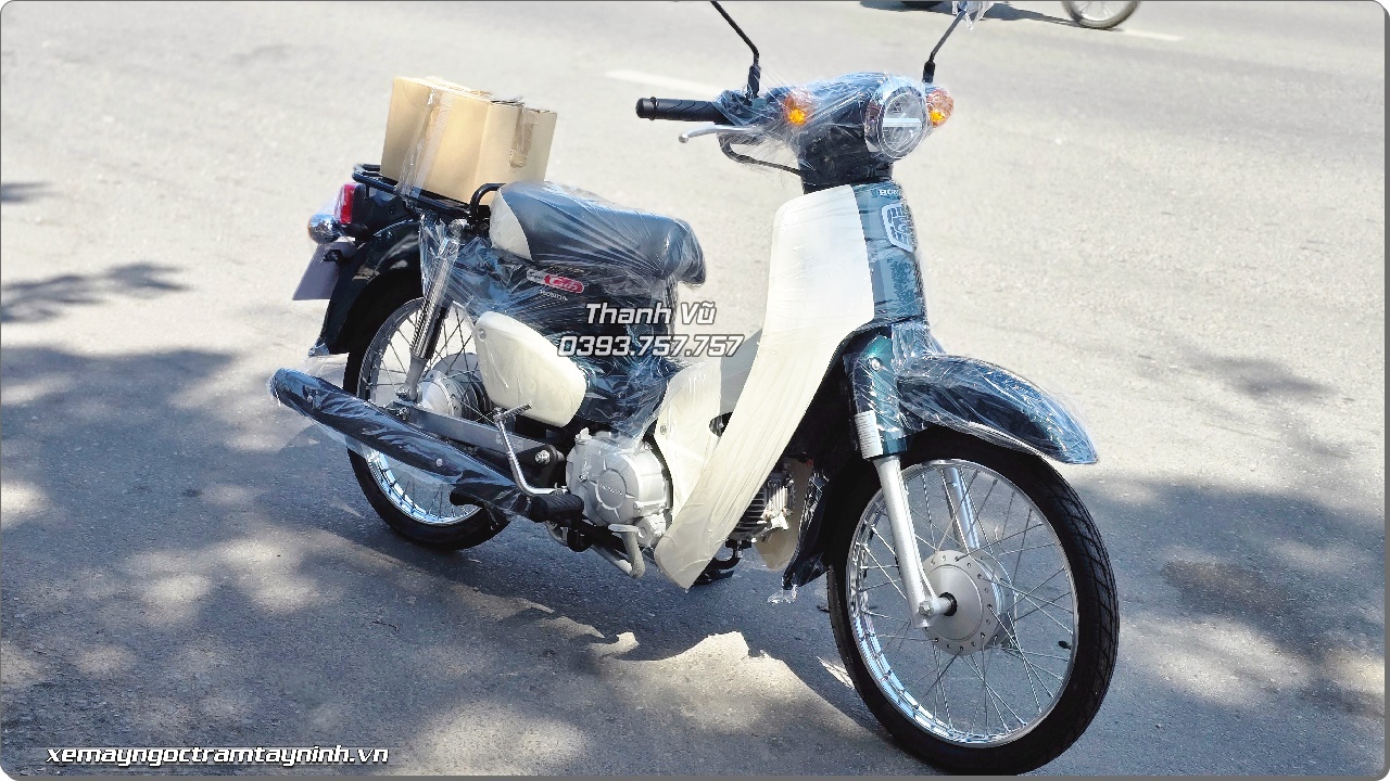 Honda Super Cub 50 màu xanh rêu nhớt được khách hàng đặt ngay khi về Ngọc Trâm Tây Ninh 4 Honda Super Cub 50 xanh nhot reu Ngoc Tram Tay Ninh 5