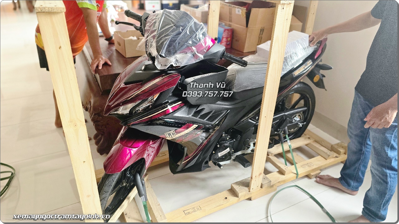 Khai truong dau nam 2026 giao xe Yamaha 135LC SE mau Red tai Ngoc Tram Tay Ninh 5