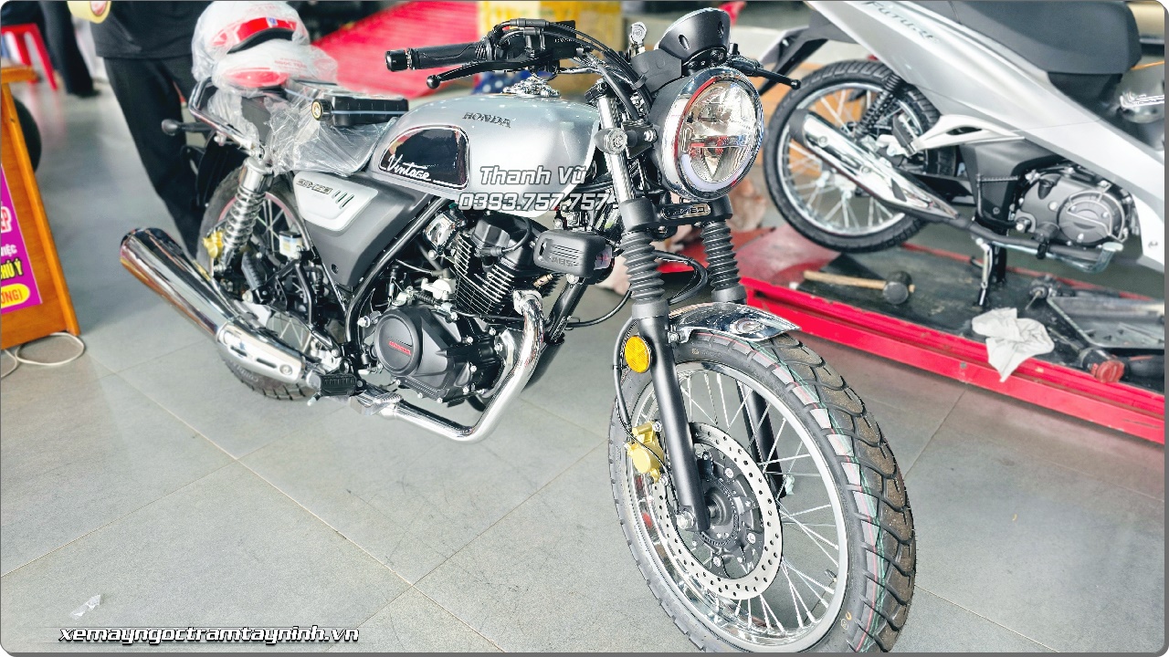 Khai xuan 2026 giao ngay Honda CGX150 Vintage 2026 cho anh khach hang 2
