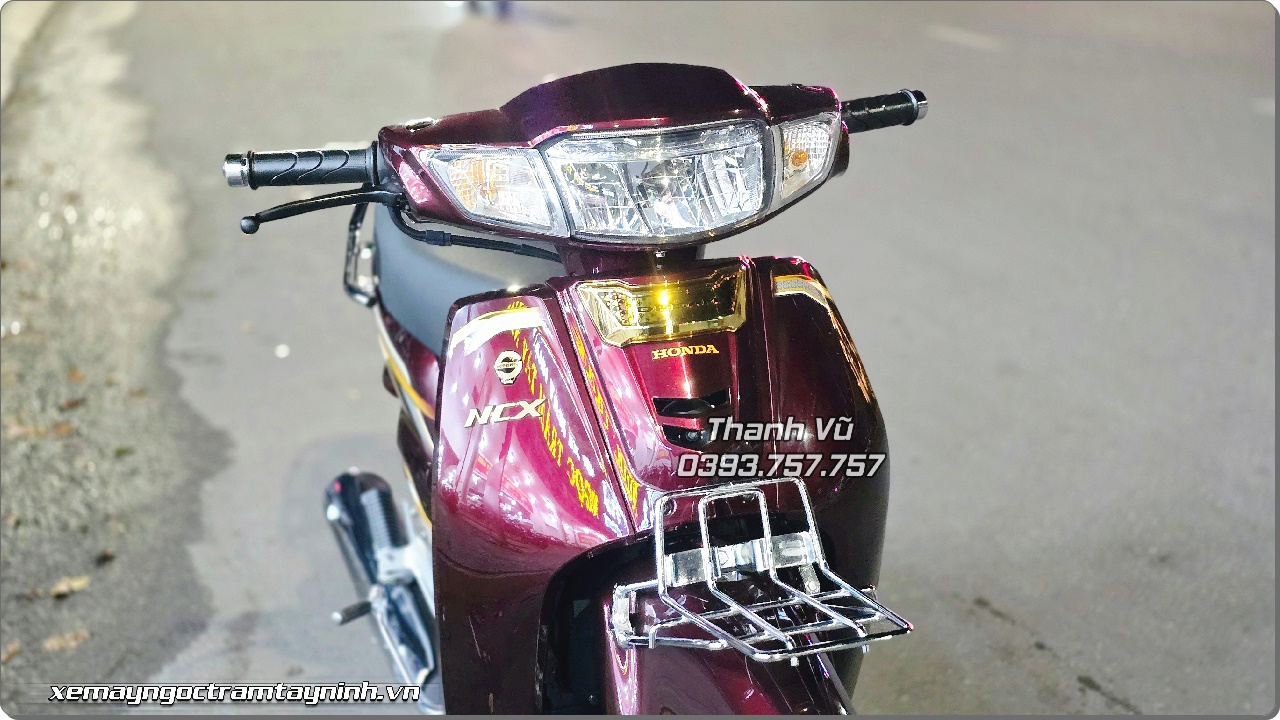 Ngay dau nam khach VIP dat mua ngay Honda Dream NCX 2026 mau do nho 4