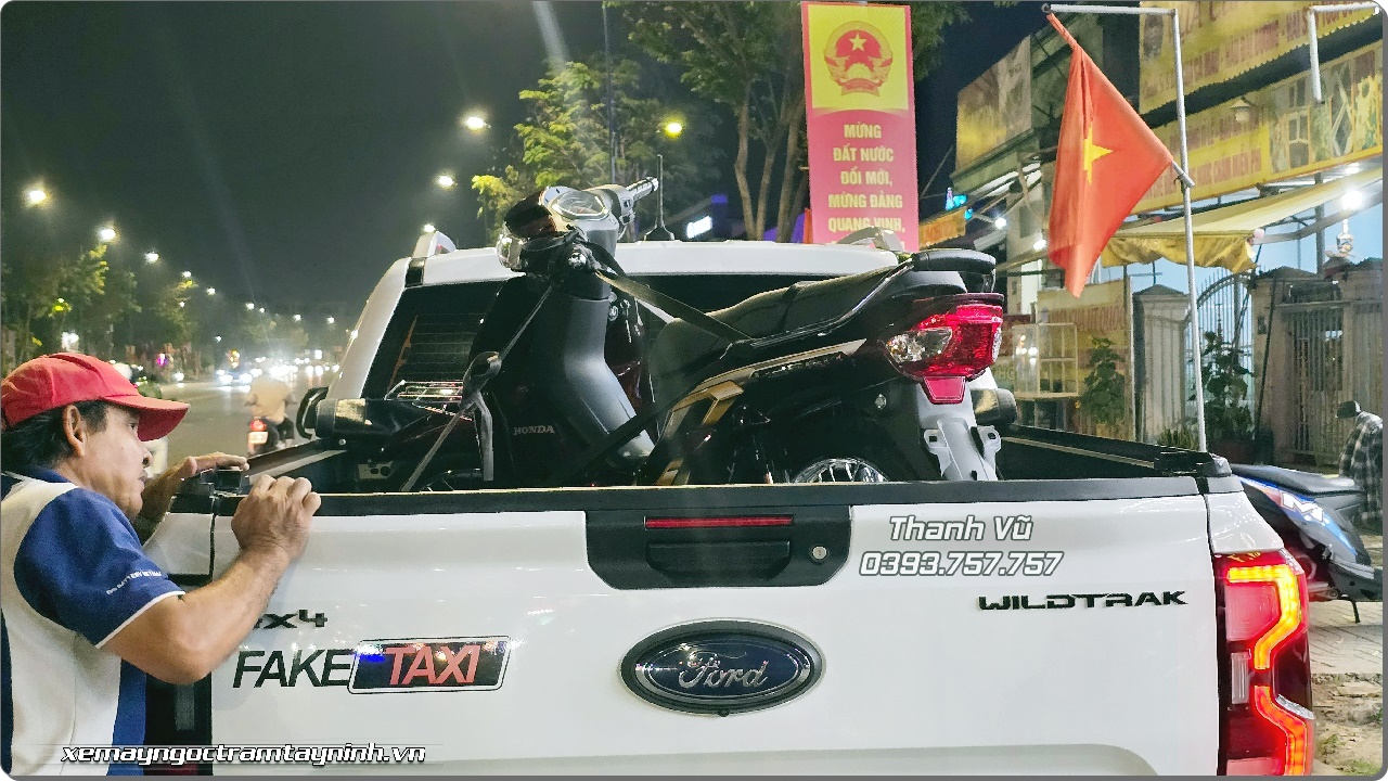Ngày đầu năm khách VIP đặt mua ngay Honda Dream NCX 2026 màu đỏ nho 8 Ngay dau nam khach VIP dat mua ngay Honda Dream NCX 2026 mau do nho 8