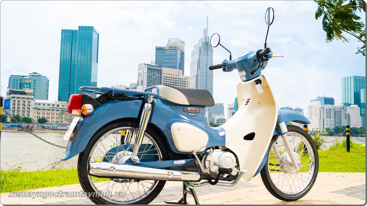 Hiện tượng Honda Super Cub 50 Final Edition được giới thượng lưu săn đón 3 Hien tuong Honda Super Cub 50 Final Edition duoc gioi thuong luu san don 18