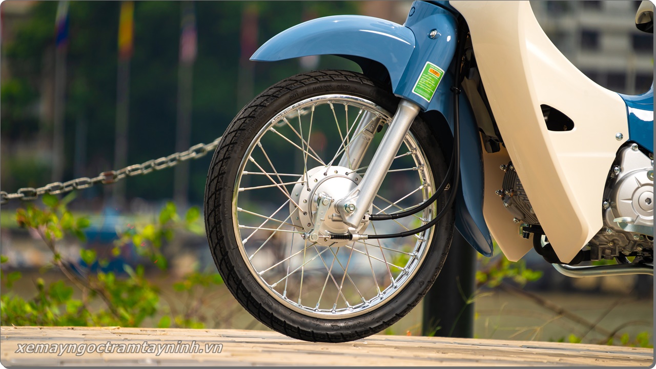 Hiện tượng Honda Super Cub 50 Final Edition được giới thượng lưu săn đón 10 Hien tuong Honda Super Cub 50 Final Edition duoc gioi thuong luu san don 38