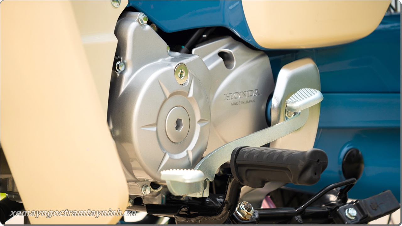 Hiện tượng Honda Super Cub 50 Final Edition được giới thượng lưu săn đón 11 Hien tuong Honda Super Cub 50 Final Edition duoc gioi thuong luu san don 47