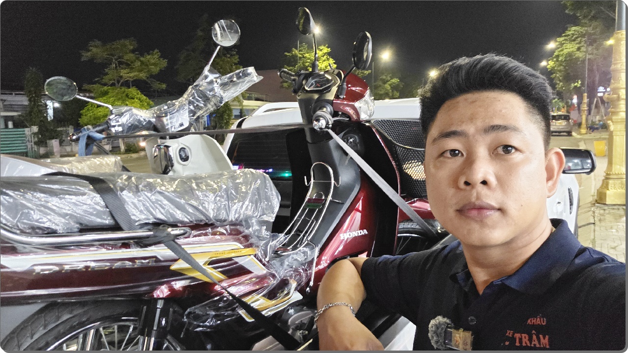 Honda Dream 125 NCX 2026 màu đỏ đã chính thức được bàn giao tới tay khách hàng ngay tháng 3/2026 2 Honda Dream 125 NCX 2026 mau do da chinh thuc duoc ban giao toi tay khach hang ngay thang 32026 1