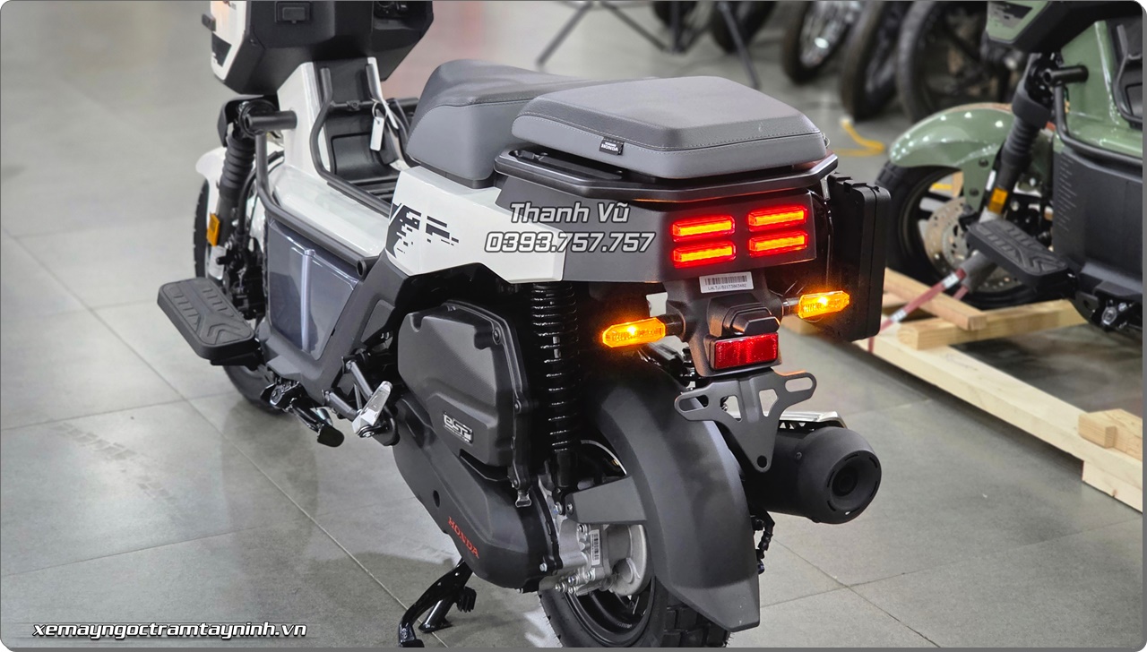 Honda Square X125 MAU TRANG 1