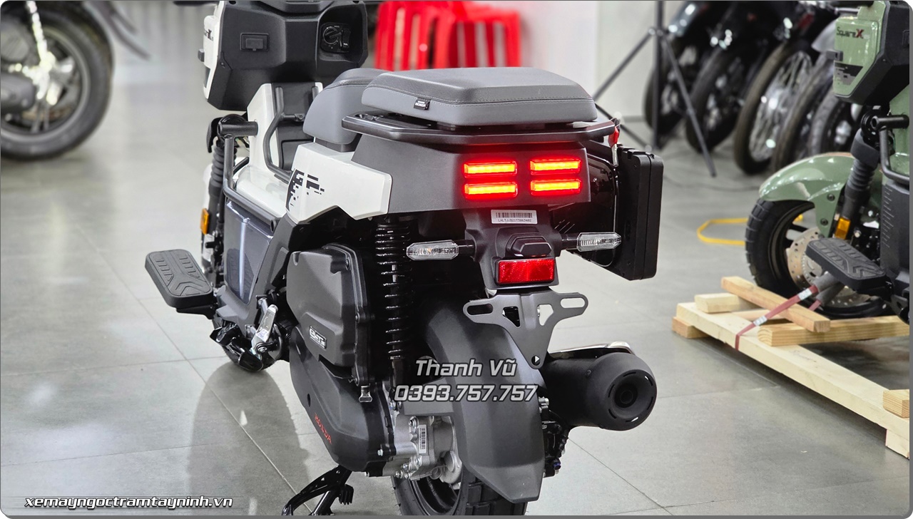 Honda Square X125 MAU TRANG 3
