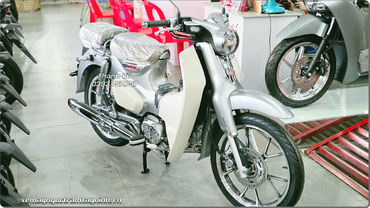 Khách VIP chốt ngay khi lô xe Honda Super Cub C125 ABS 2026 vừa chính thức cập bến tại Ngọc Trâm Tây Ninh 3 Khach VIP chot ngay khi lo xe Honda Super Cub C125 ABS 2026 vua chinh thuc cap ben tai Ngoc Tram Tay Ninh 10