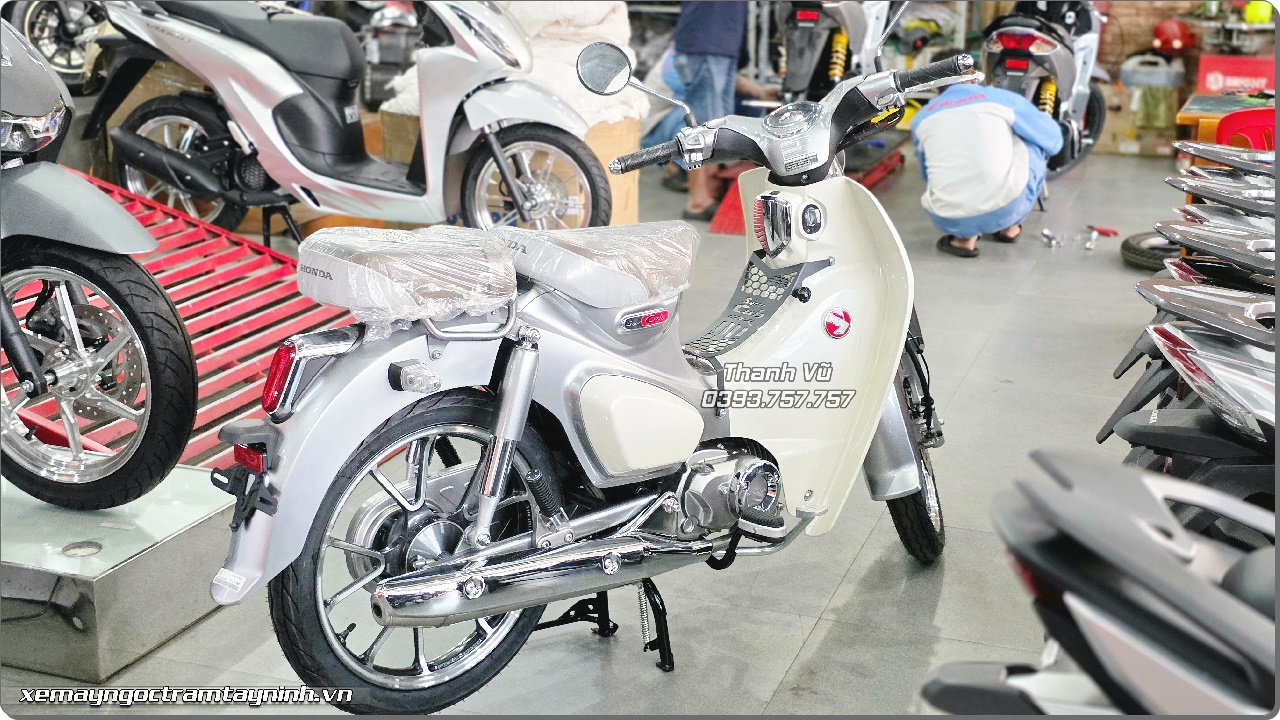 Khách VIP chốt ngay khi lô xe Honda Super Cub C125 ABS 2026 vừa chính thức cập bến tại Ngọc Trâm Tây Ninh 10 Khach VIP chot ngay khi lo xe Honda Super Cub C125 ABS 2026 vua chinh thuc cap ben tai Ngoc Tram Tay Ninh 3