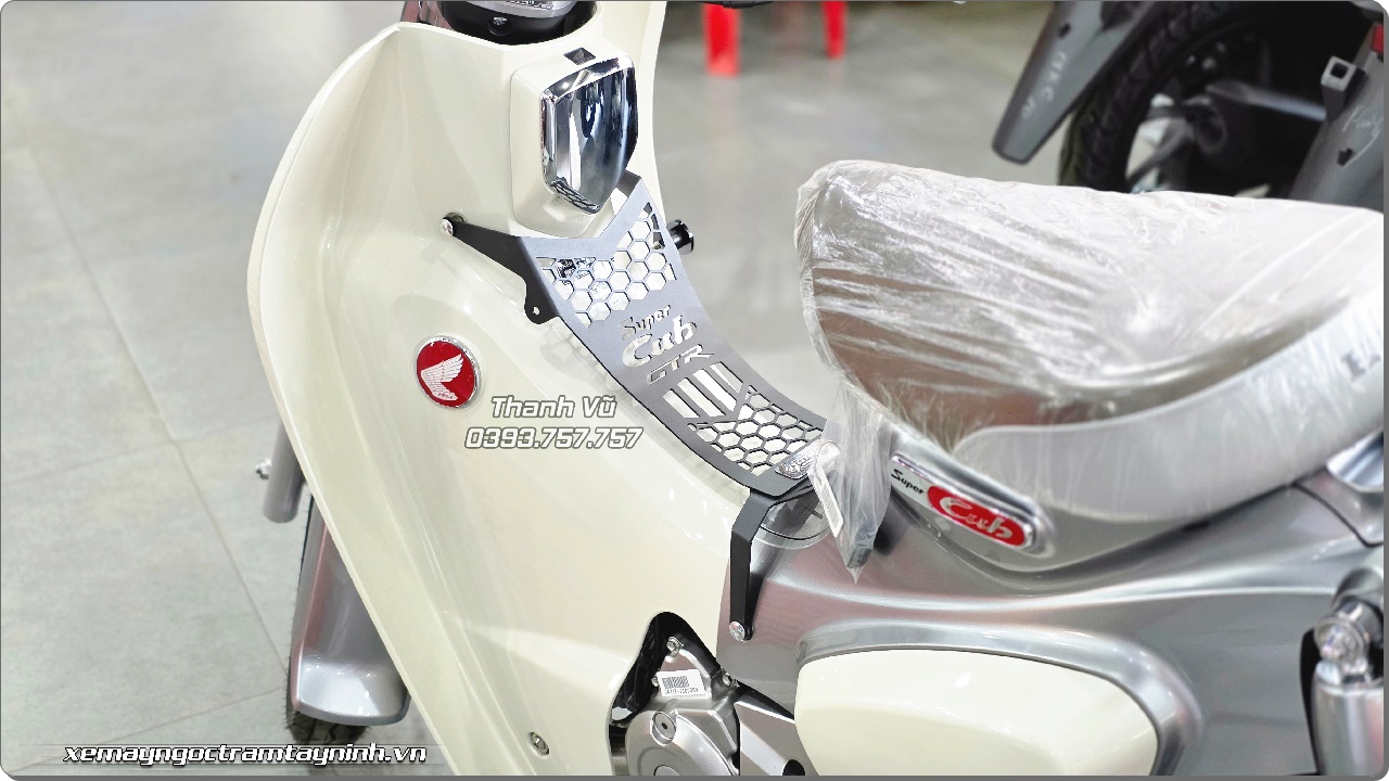 Khách VIP chốt ngay khi lô xe Honda Super Cub C125 ABS 2026 vừa chính thức cập bến tại Ngọc Trâm Tây Ninh 11 Khach VIP chot ngay khi lo xe Honda Super Cub C125 ABS 2026 vua chinh thuc cap ben tai Ngoc Tram Tay Ninh 6