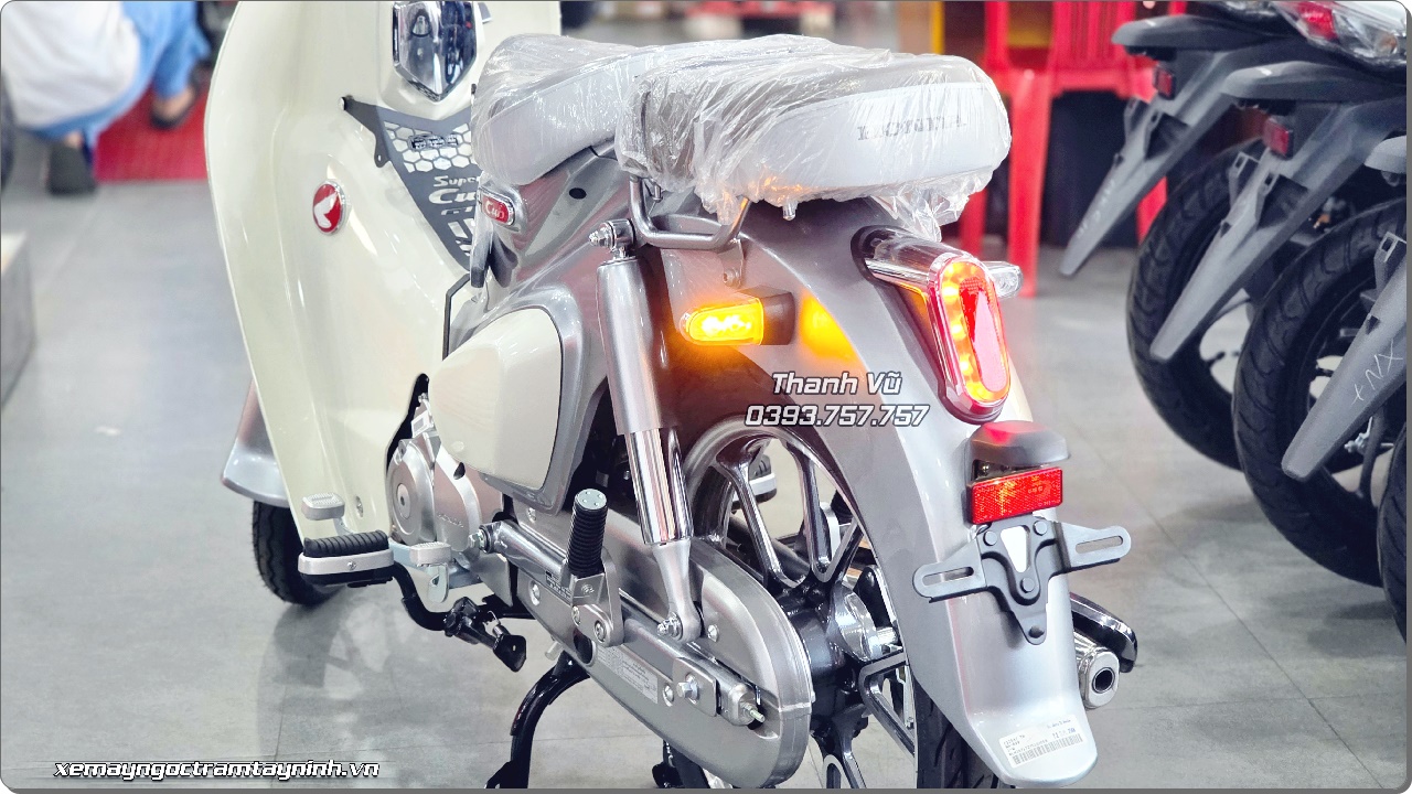 Khách VIP chốt ngay khi lô xe Honda Super Cub C125 ABS 2026 vừa chính thức cập bến tại Ngọc Trâm Tây Ninh 9 Khach VIP chot ngay khi lo xe Honda Super Cub C125 ABS 2026 vua chinh thuc cap ben tai Ngoc Tram Tay Ninh 8
