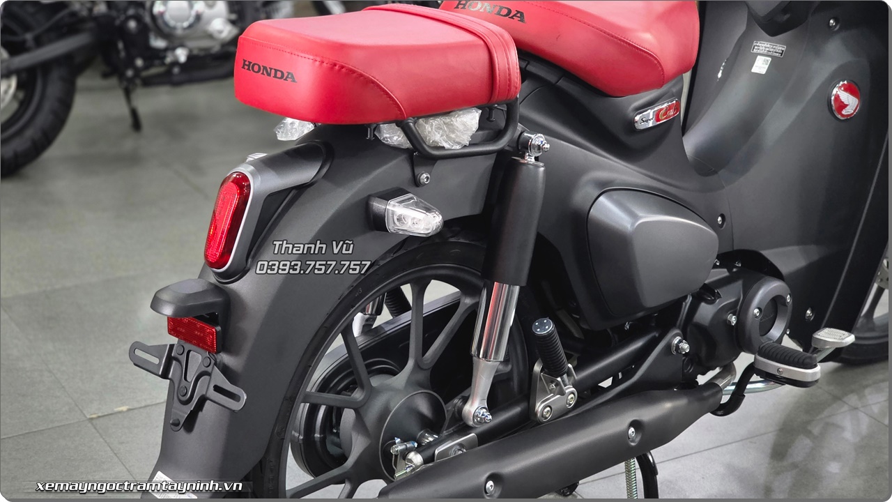 Honda Super Cub C125 ABS 2026 - Thái Lan 28 mau den nham Honda Super Cub C125 ABS 2026 – Thai Lan 6