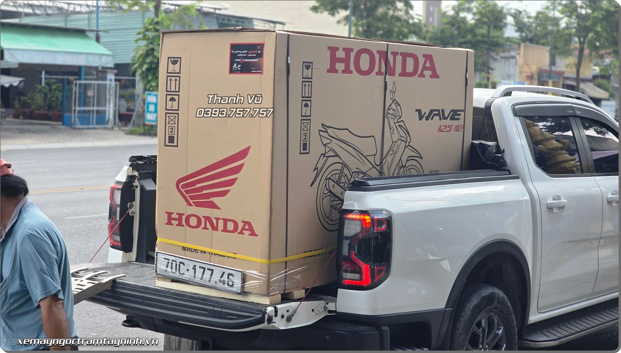 Buoi giao xe Honda Wave 125 R Special Edition Profender tai Ngoc Tram Tay Ninh 3