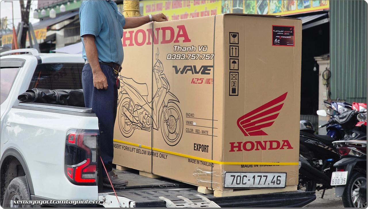 Buoi giao xe Honda Wave 125 R Special Edition Profender tai Ngoc Tram Tay Ninh 4