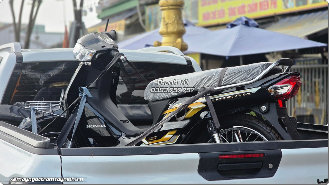 Giao xe về Đồng Tháp huyền thoại Honda Dream NCX 2026 cho vị khách sưu tầm 5 Giao xe ve Dong Thap huyen thoai Honda Dream NCX 2026 cho vi khach suu tam 2