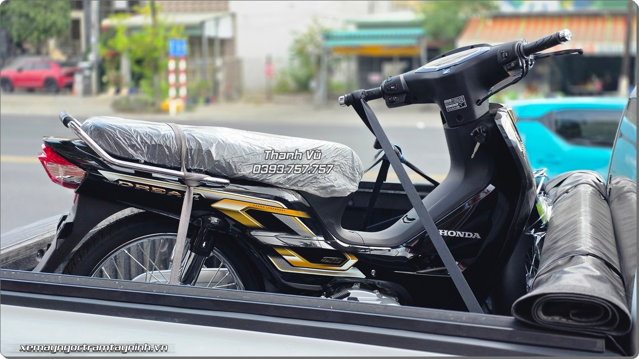 Giao xe về Đồng Tháp huyền thoại Honda Dream NCX 2026 cho vị khách sưu tầm 11 Giao xe ve Dong Thap huyen thoai Honda Dream NCX 2026 cho vi khach suu tam 4