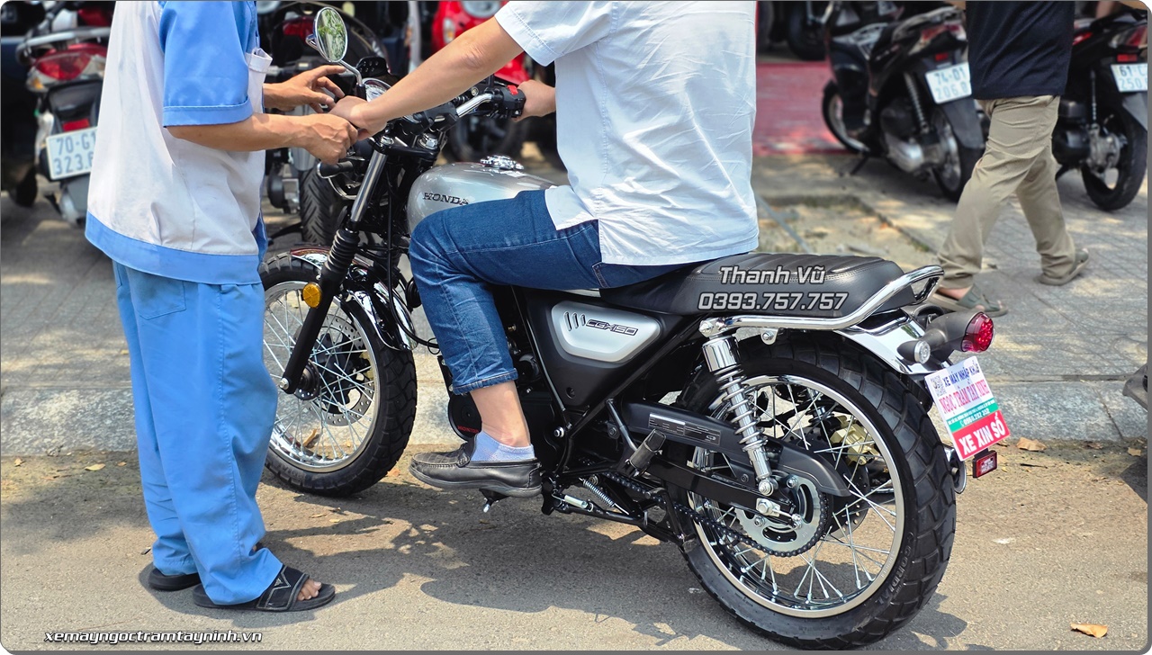 HONDA CGX 150 tiep tuc giao ve moi mien to quoc cho khach da coc truoc 9