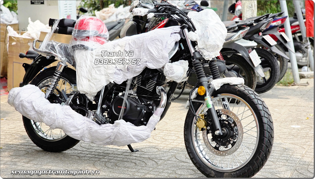 Honda CGX 150 2026 vintage bac den chot giao ve Da Nang 4