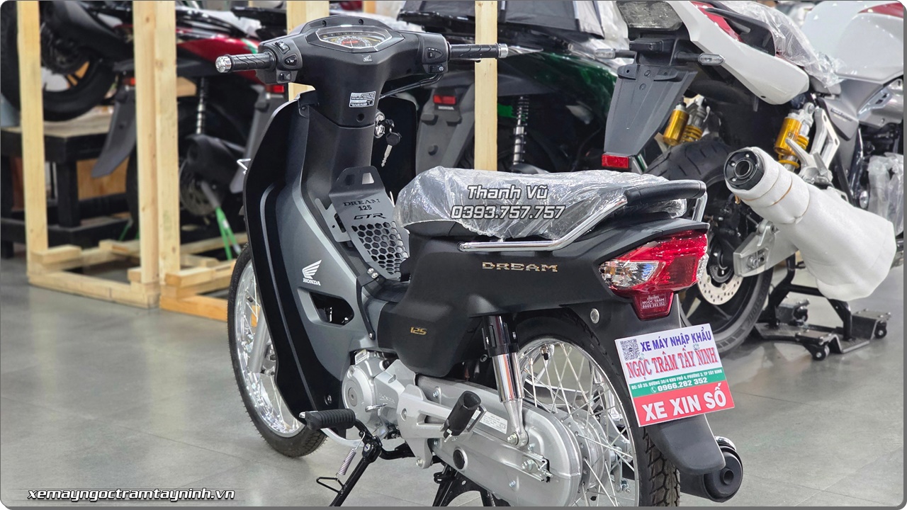 Honda Dream NCX 2026 Custom den nham mo 10