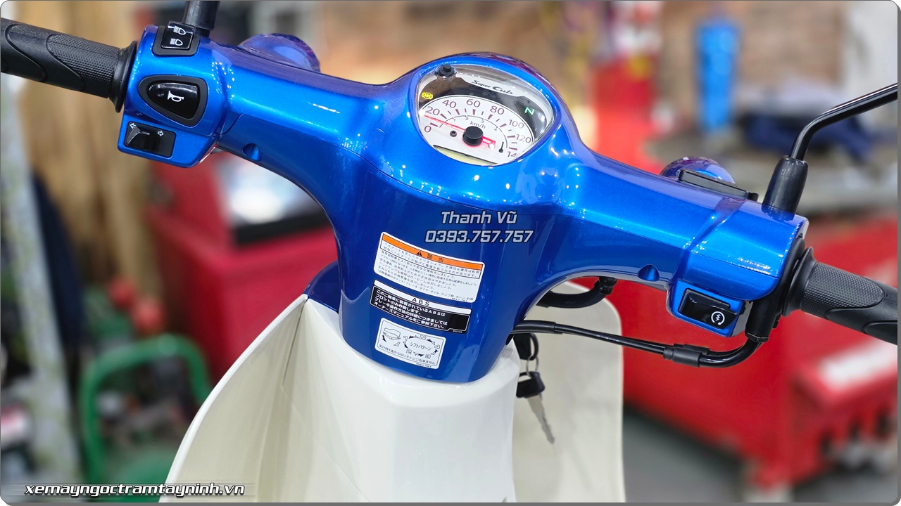 Honda Super Cub 110 ABS Nhật (MÀU XANH DƯƠNG SIÊU ĐẸP) bàn giao cho cô chú tỉnh nhà Tây Ninh 14 Honda Super Cub 110 ABS Nhat no may ban giao cho co chu tinh nha Tay Ninh 7