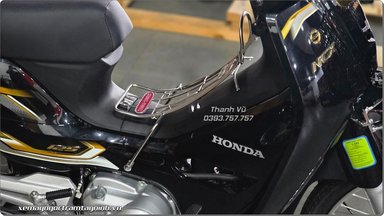 Thang 4 nay so huu xe Honda Dream NCX voi gia khuyen mai tot va tang Full phu kien 11