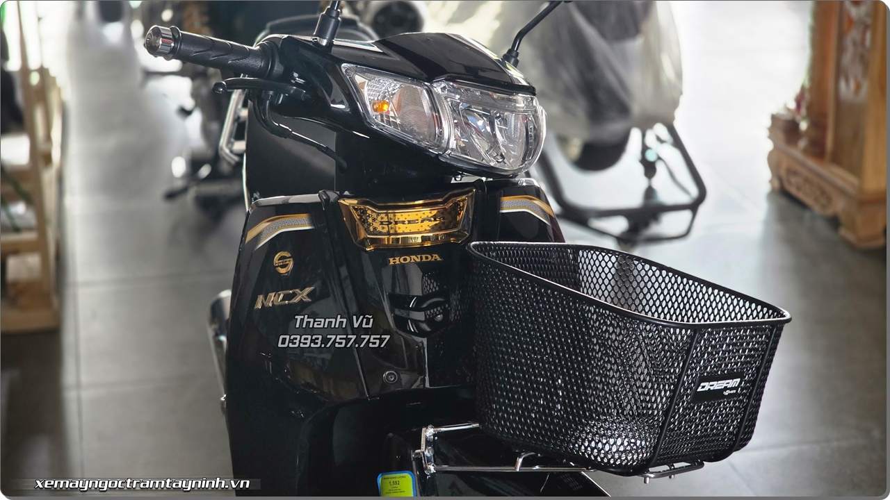 Thang 4 nay so huu xe Honda Dream NCX voi gia khuyen mai tot va tang Full phu kien 14