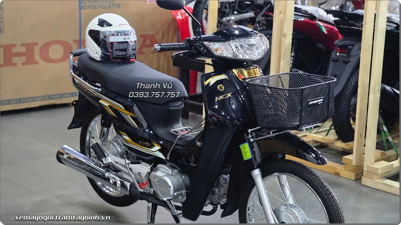 Thang 4 nay so huu xe Honda Dream NCX voi gia khuyen mai tot va tang Full phu kien 2