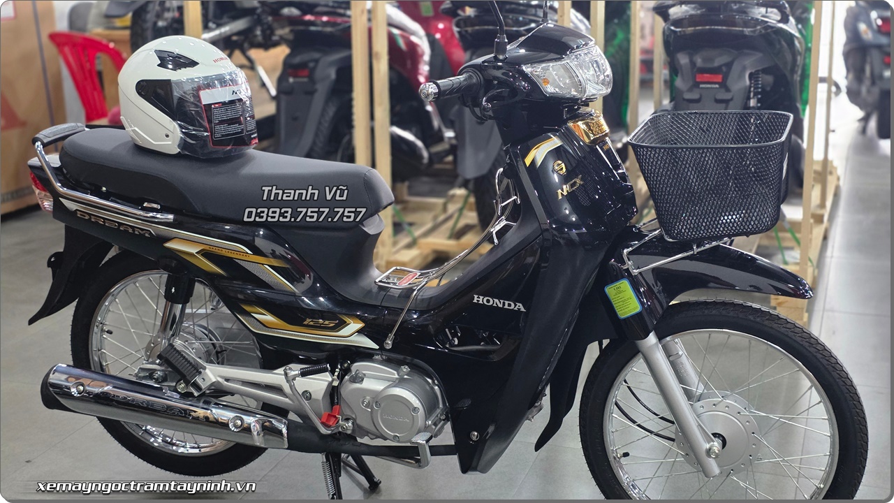 Thang 4 nay so huu xe Honda Dream NCX voi gia khuyen mai tot va tang Full phu kien 8