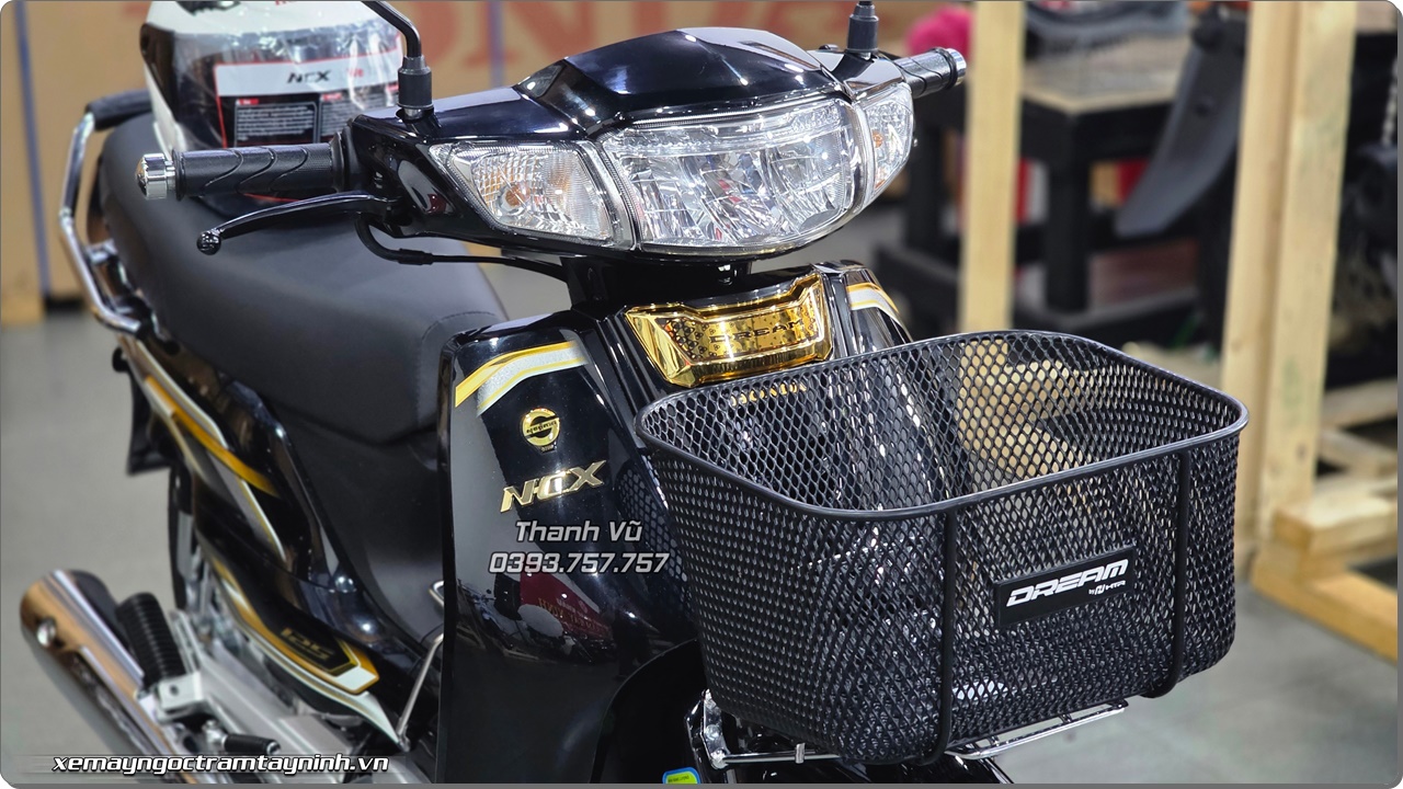 Thang 4 nay so huu xe Honda Dream NCX voi gia khuyen mai tot va tang Full phu kien 9