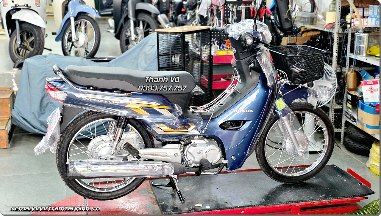 Ban giao xe Honda Dream NCX 2026 mau xanh da ve anh khach suu tam xe nhap 6
