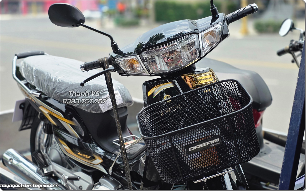Cam xuc khi giao xe Honda Dream NCX 2026 den tan nha mot vi khach dac biet 11