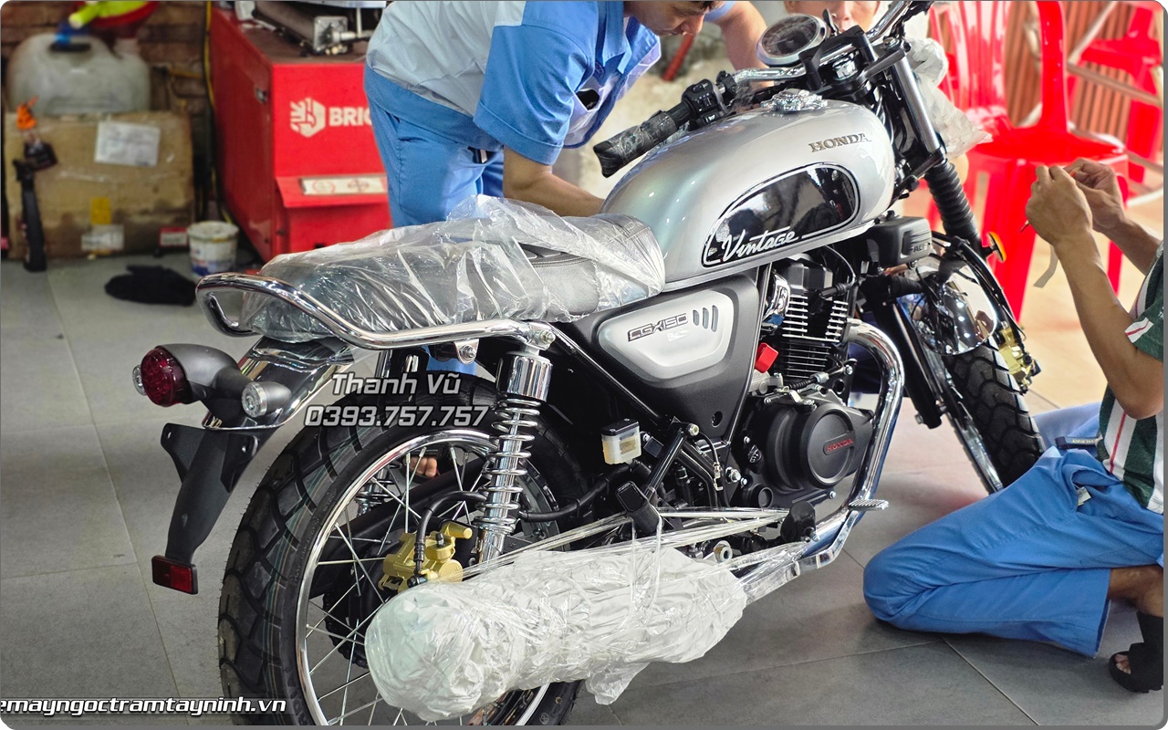 Giao xe Honda CGX 150 Vintage 2026 mau xanh duong ve nha anh khach o Ben Tre 13