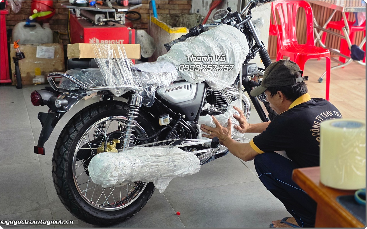 Giao xe Honda CGX 150 Vintage 2026 mau xanh duong ve nha anh khach o Ben Tre 14