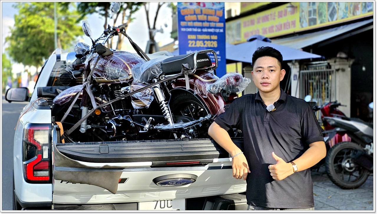 Honda CB350C Special Edition mau do duoc giao tan nha khach dam me xe co dien tai Vung Tau 1