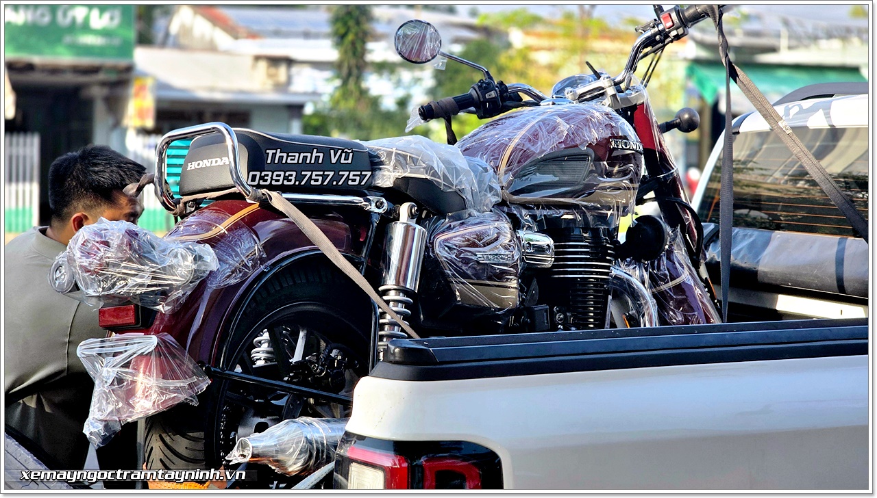 Honda CB350C Special Edition màu đỏ được giao tận nhà khách đam mê xe cổ điển tại Vũng Tàu 9 Honda CB350C Special Edition mau do duoc giao tan nha khach dam me xe co dien tai Vung Tau 13